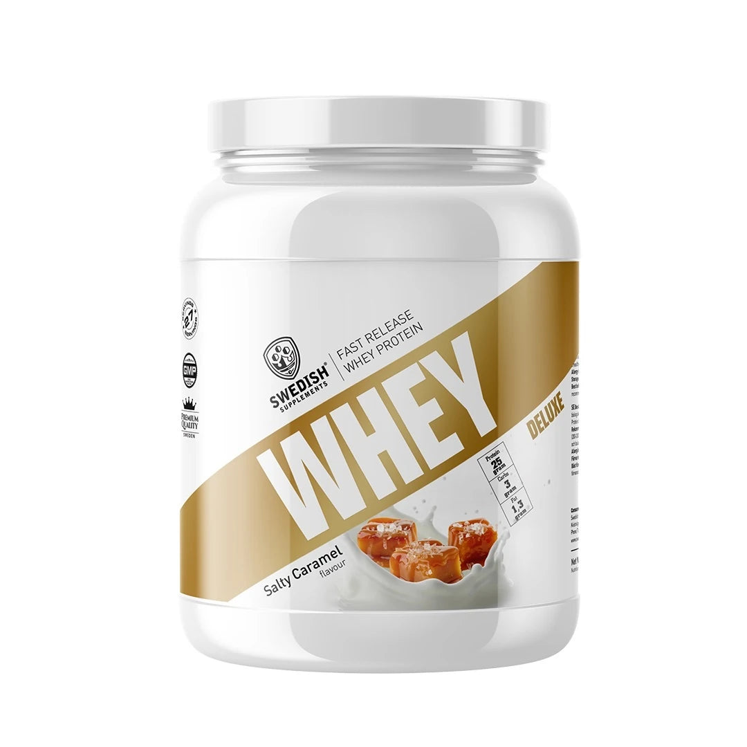 Swedish Supplements Whey Protein Deluxe 900 g vassleprotein i en vit burk med gulddetaljer och smaken Salty Caramel., bild 2 av 4