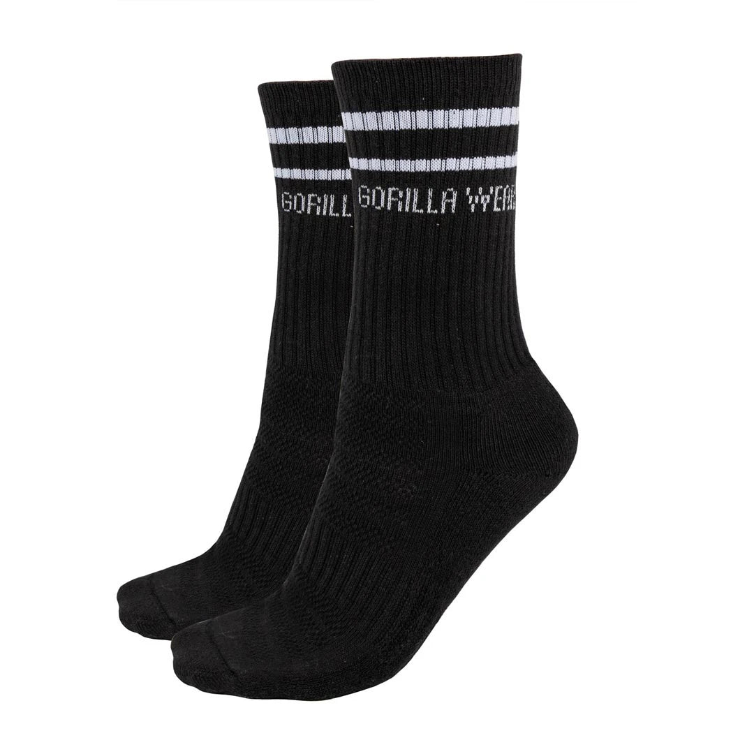 Gorilla Wear Crew Socks 2-Pack black är svarta ribbade träningsstrumpor med vita ränder och logotyp.