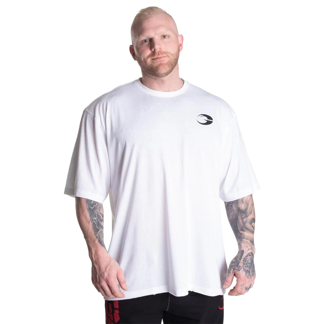 GASP Division Iron Tee White, en vit oversize tränings t-shirt för herr med diskret logotyp på bröstet.