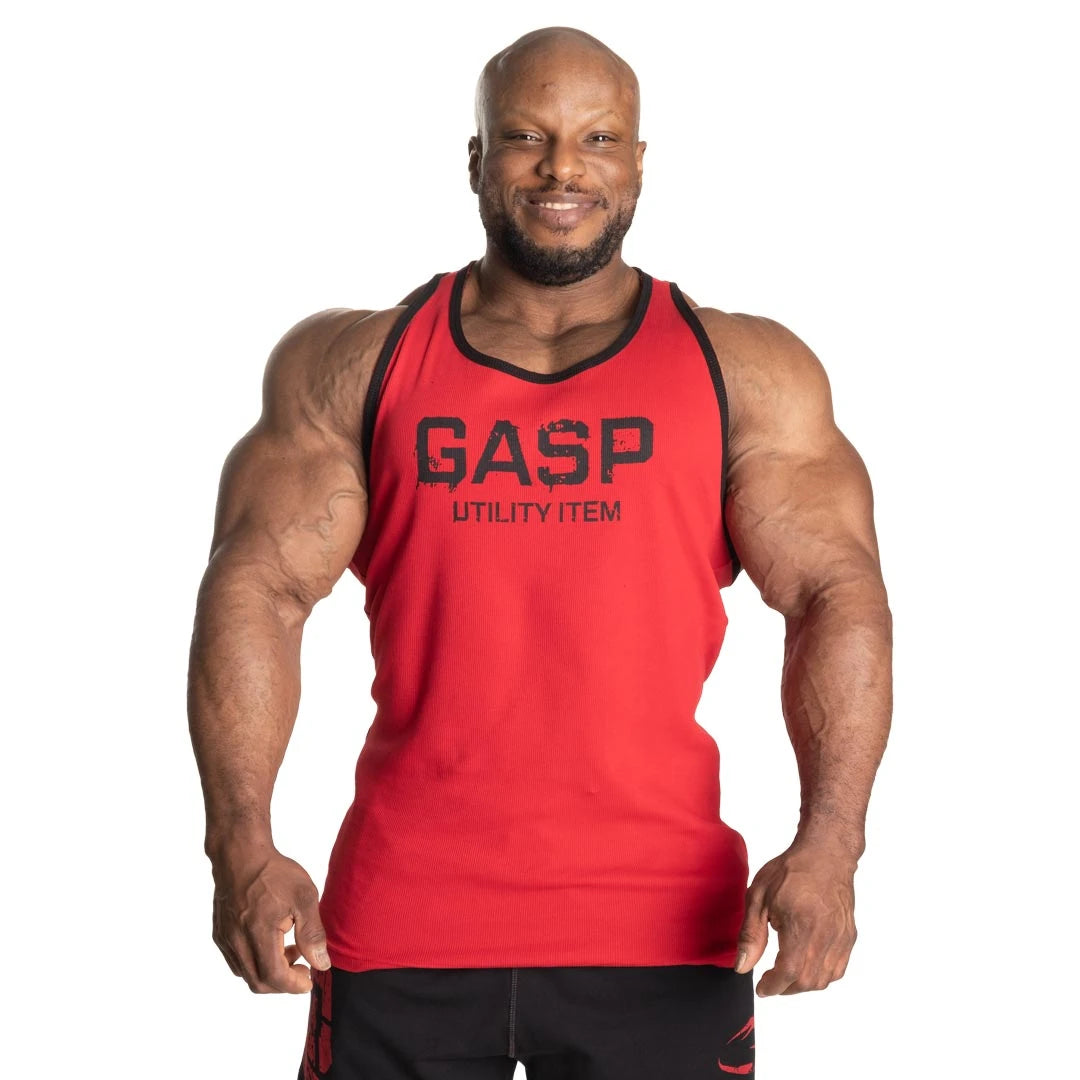 GASP Ribbed T-back Chili Red, ett rött ribbat träningslinne för herr med tight passform och svart tryck framtill., bild 1 av 8