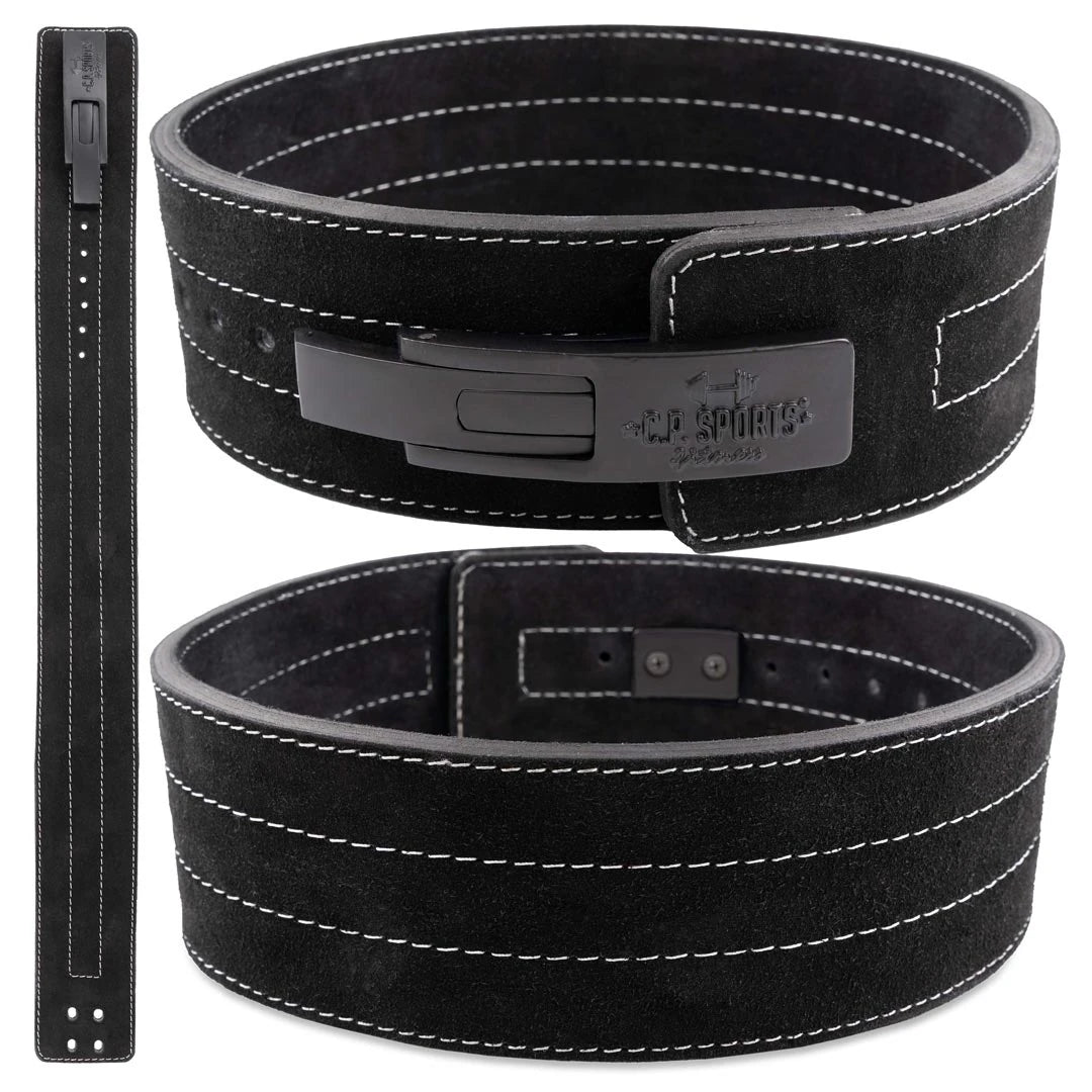 C.P. Sports Powerlifting Lever Belt Black, ett svart lyftarbälte i läder med vita sömmar och gediget svart snabbspänne., bild 1 av 7