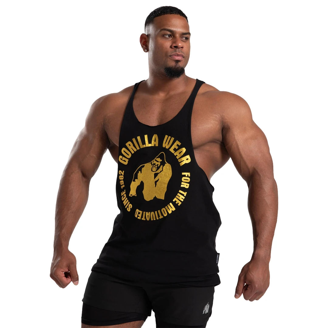 Gorilla Wear Melrose Stringer Black Gold, ett svart träningslinne för herr i bomull med stort guldtryck och racerback., bild 4 av 7
