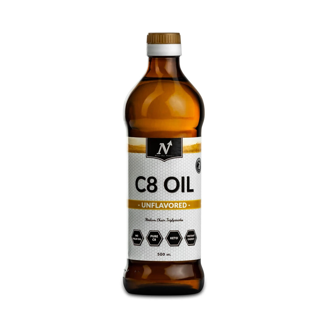 Nyttoteket C8 Oil 500 ml förpackad i en mörk glasflaska med vit etikett och svarta detaljer., bild 1 av 1