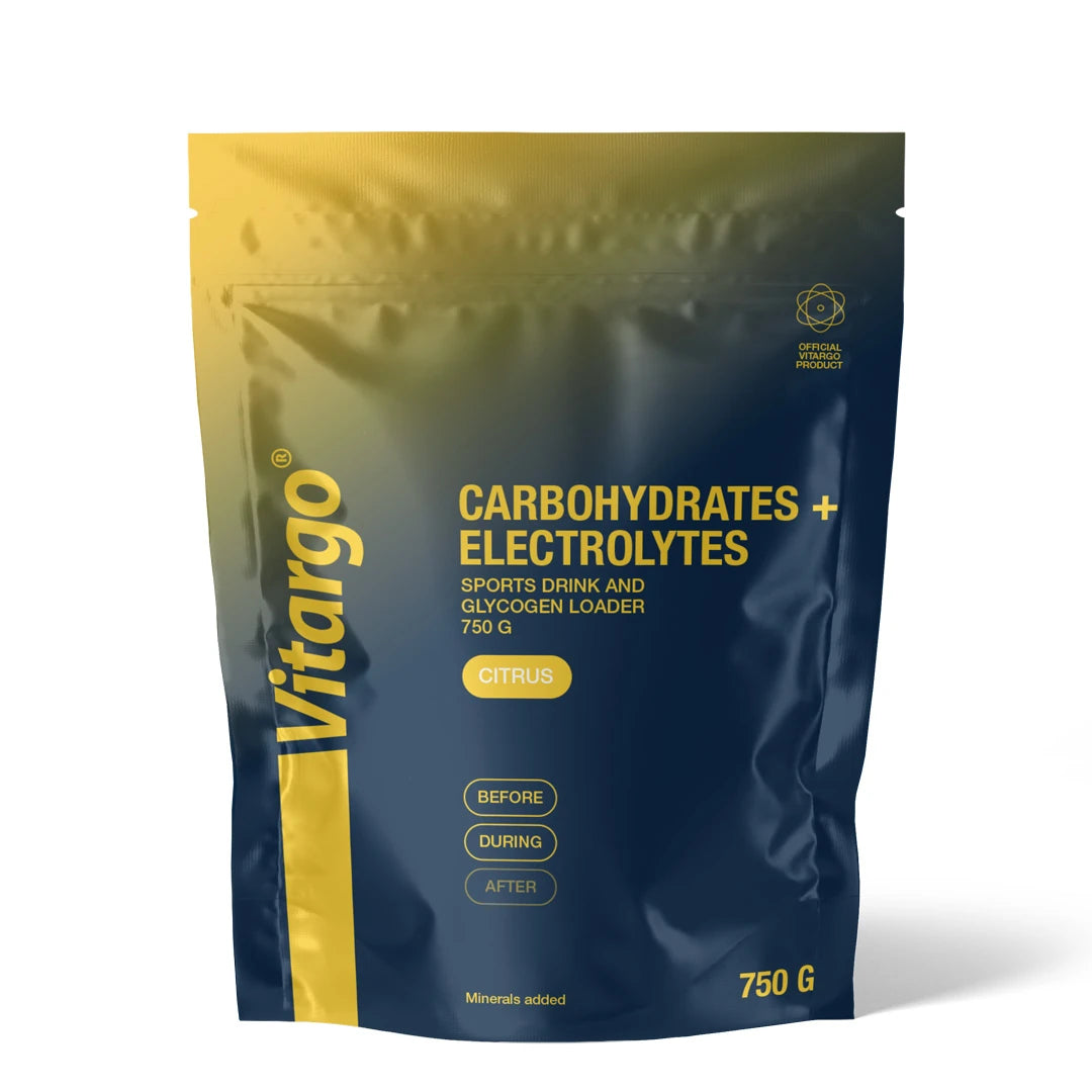Vitargo Carb + Electrolytes 750 g sportdryck i pulverform, mörkblå påse med gula detaljer och text för smaken Citrus., bild 1 av 1