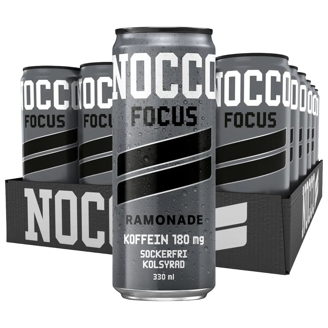 24 x NOCCO Focus 330 ml Ramonade i ett svart flak med mörkgrå energidrycksburkar och svarta ränder., bild 1 av 1