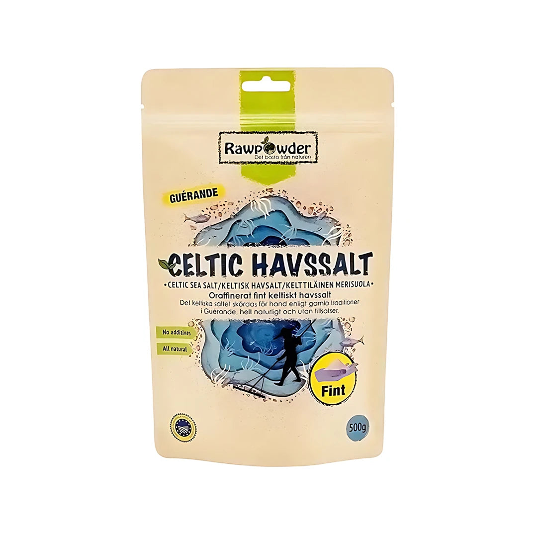 Rawpowder Celtic Havssalt Fint 500 g, förpackat i en beige påse med blå havsmotiv., bild 1 av 1