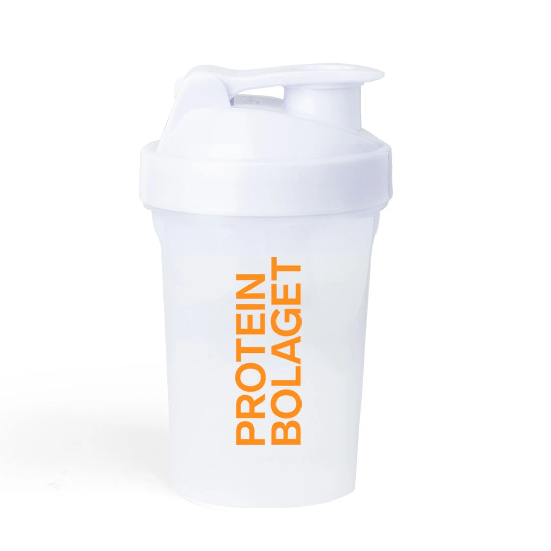 Proteinbolaget Shaker 600 ml i vit färg med orange text, en modern och stilren träningsaccessoar med skruvkork., bild 1 av 2