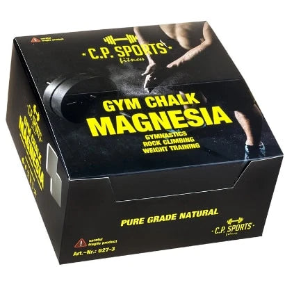 C.P. Sports Gym Chalk (Magnesium) 1 Block förpackad i en svart kartong med gul text för förbättrat grepp vid träning., bild 1 av 1