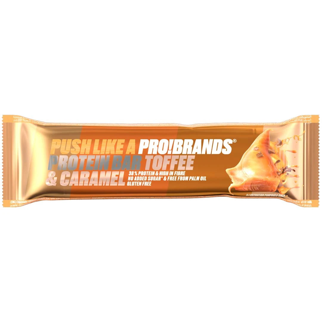 Pro Brands Proteinbar 45 g i en guldfärgad förpackning med orange detaljer för smaken Toffee Caramel., bild 4 av 5