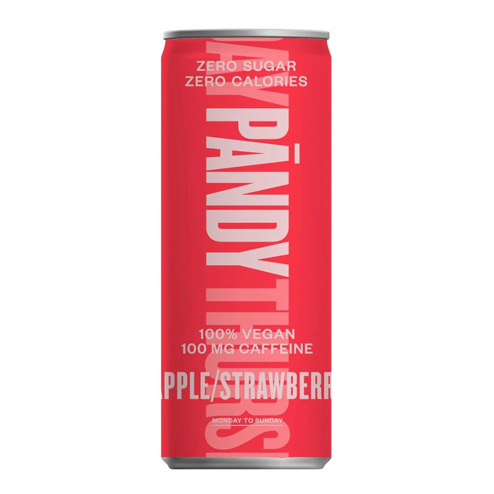 Pändy Soda 330 ml koffeindryck i en röd burk med vit text för smaken Apple Strawberry., bild 2 av 3