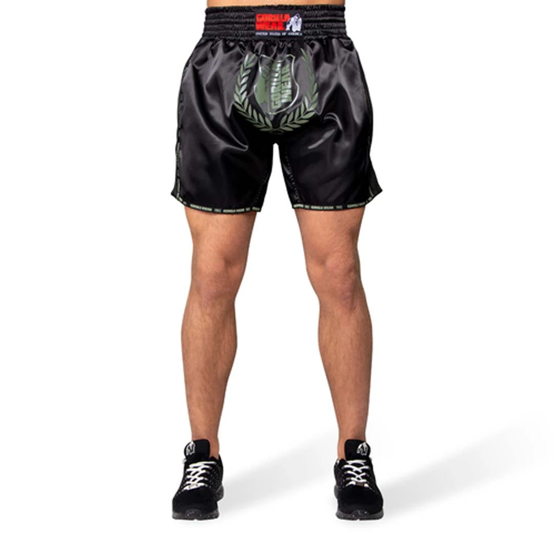 Gorilla Wear Murdo Muay Thai / Kickboxing Shorts Army Green Camo i svart glansigt material med stor kamouflagelogga., bild 1 av 3