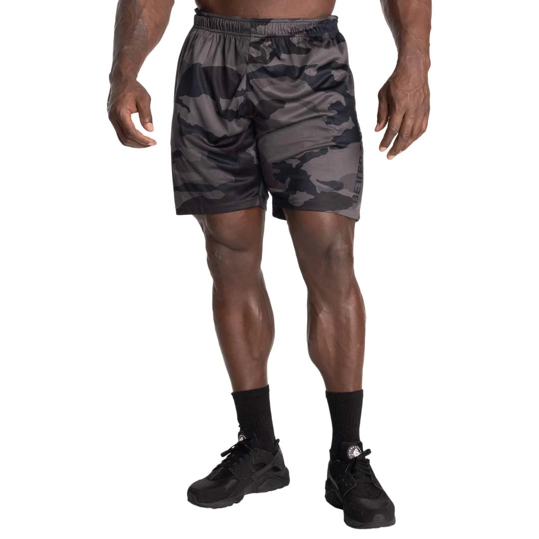 Better Bodies Loose Function Shorts Dark Camo, träningsshorts med mörkt kamouflagemönster och lös passform.