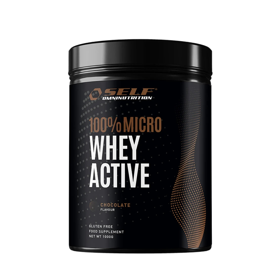 Self Omninutrition 100% Micro Whey Active 1 kg proteinpulver förpackad i en svart burk med chokladsmak., bild 1 av 1