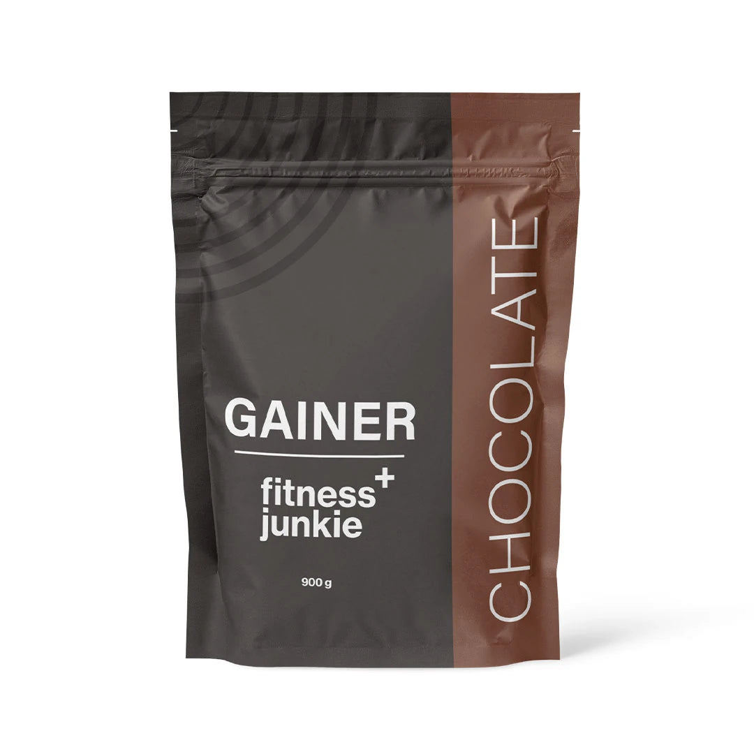 fitnessjunkie Gainer 900 g i en mörkgrå och brun påse för smaken Chocolate., bild 2 av 3