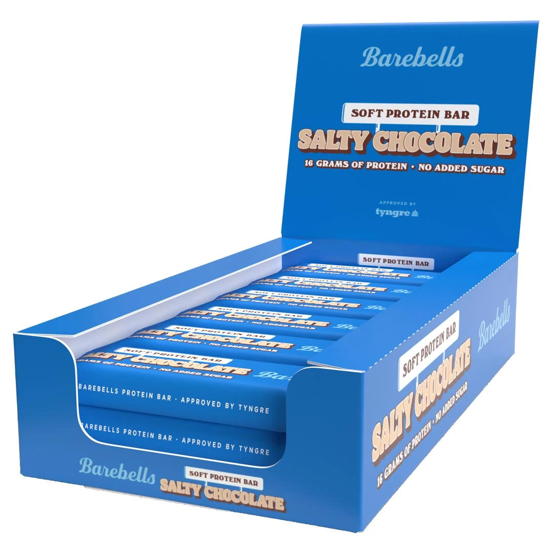 12 x Barebells Soft Protein Bar 55 g Salty Chocolate i en blå displaylåda med vita och bruna detaljer., bild 1 av 1