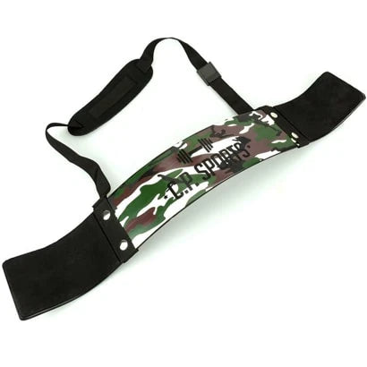 C.P. Sports Biceps Blaster Camo, ett träningsredskap för isolerad bicepsträning i kamouflagemönster med svarta neoprendetaljer och justerbar rem., bild 1 av 1