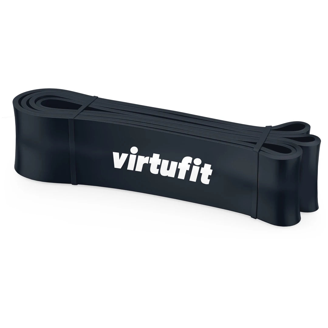 Virtufit Power Band Extra Strong, ett brett svart träningsband med vit logotyp för flexibel och effektiv träning., bild 1 av 1