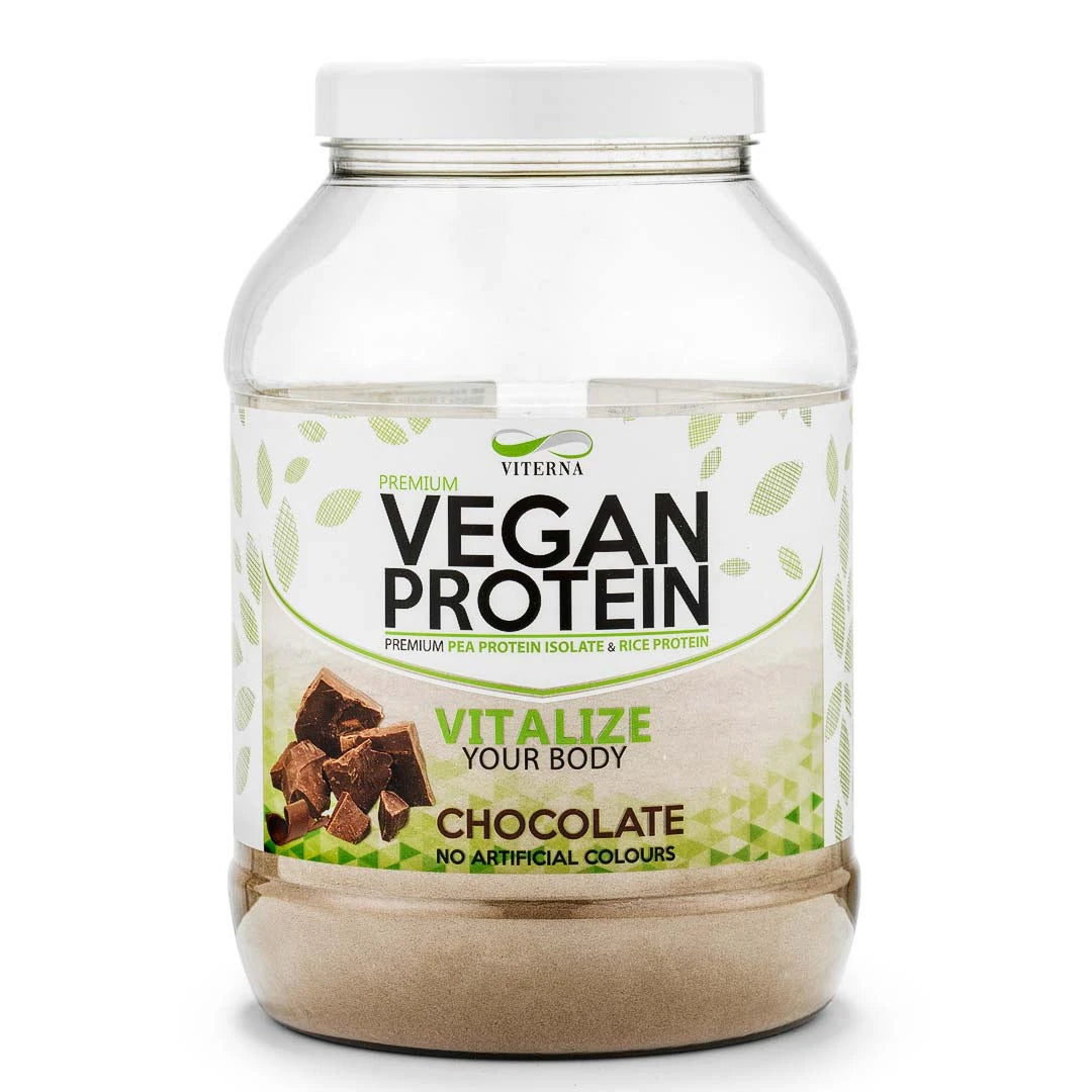 Viterna Vegan Protein 900 g i en genomskinlig burk med vitt lock och gröna detaljer för smaken Chocolate.