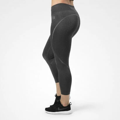 Better Bodies Astoria Tights Graphite Melange, mörkgrå träningstights med tight passform och 7/8-längd.