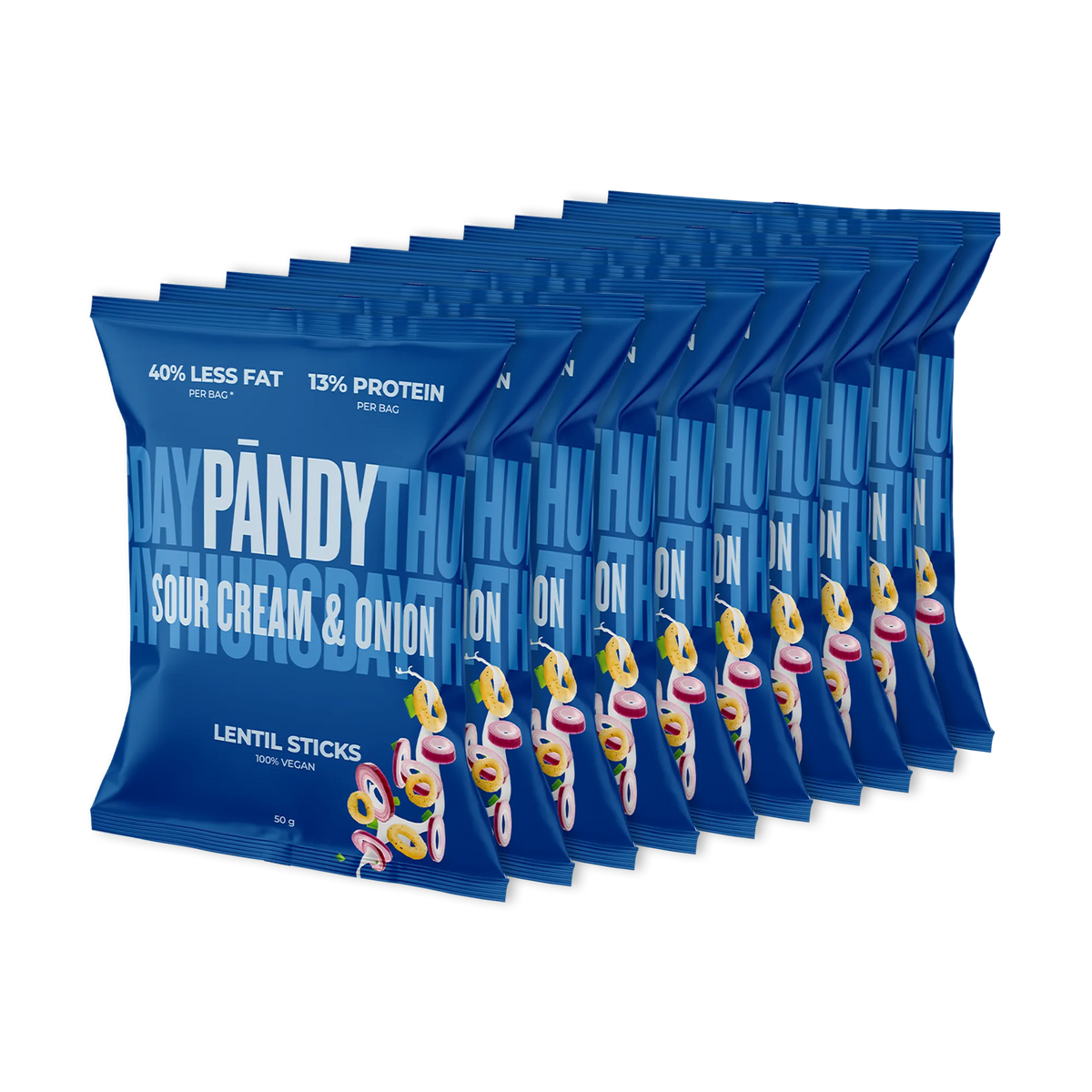 10 x Pändy Lentil Snacks 50 g i ljusgröna påsar med smaken Spring Onion uppställda i en pyramid.